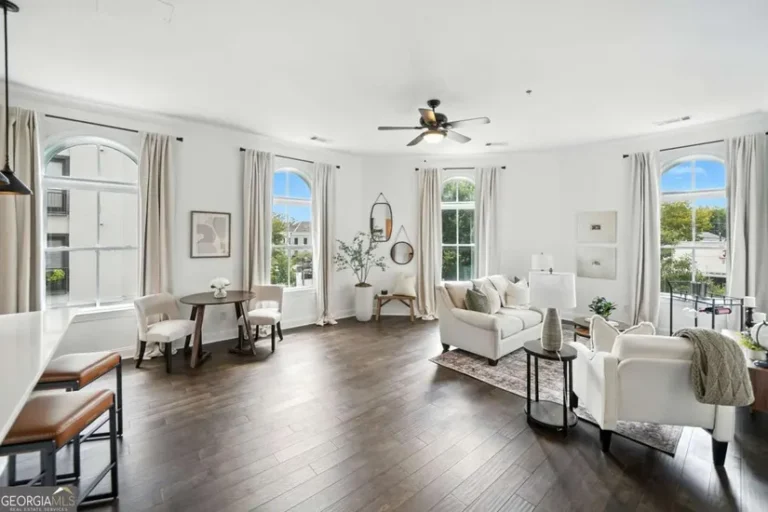 Woodstock condo